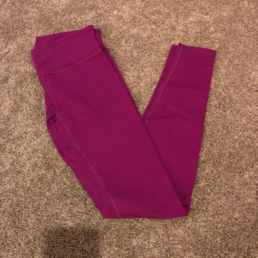 Lululemon Wunder Under. Size 6. Berry colored